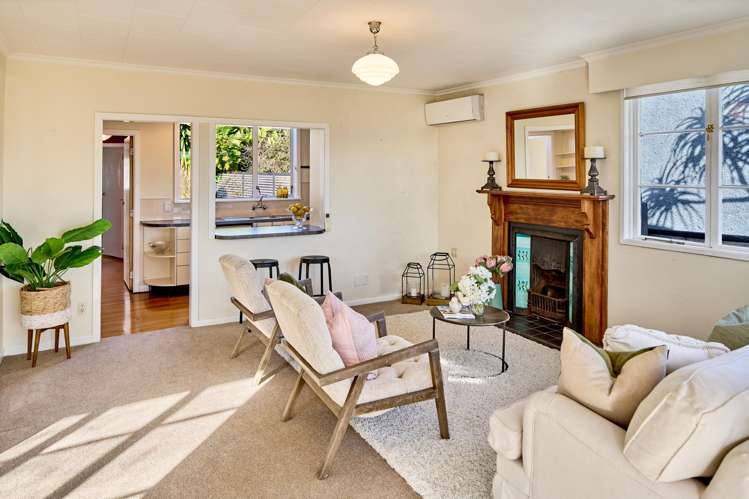 128 Mana Esplanade Paremata_7