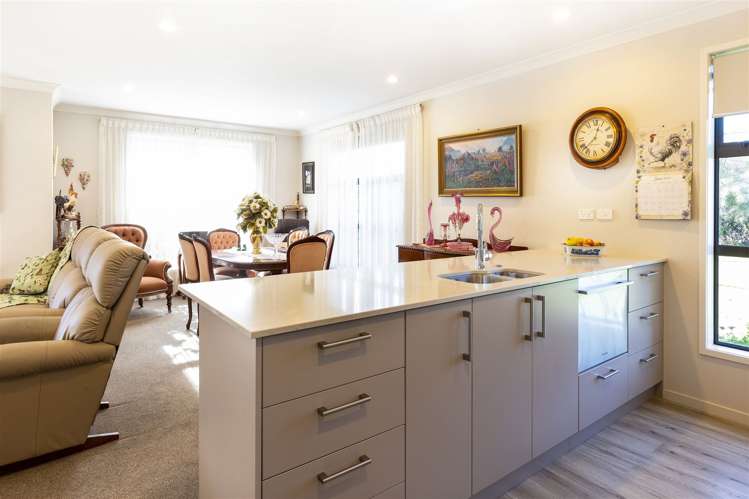 2 Korari Grove Redwoodtown_8