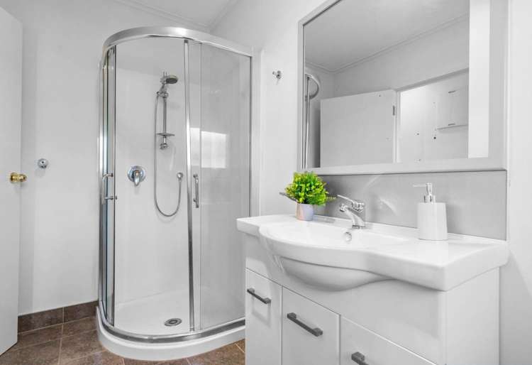 2/122 Taylor Street Blockhouse Bay_9