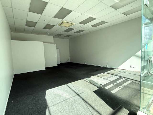 Unit 4/62 Hurstmere Road Takapuna_4