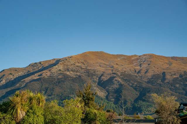 Embrace the Lake Hawea Lifestyle