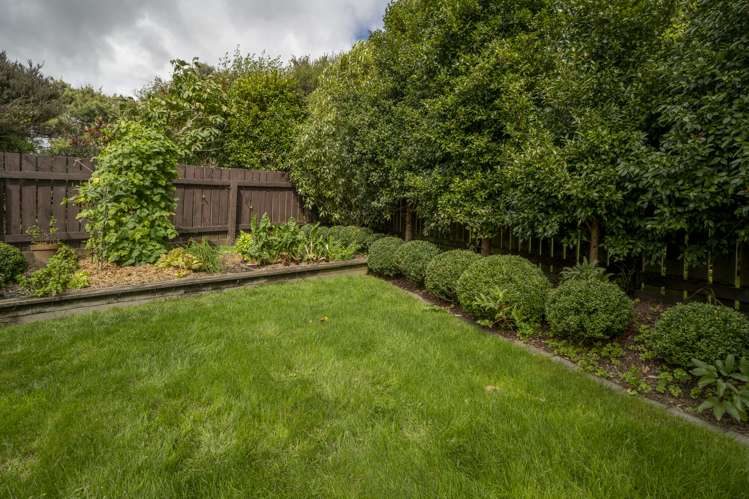 1 Brasenose Place Tawa_24