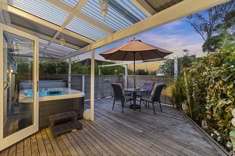 16 Coroglen Avenue Birkenhead_10