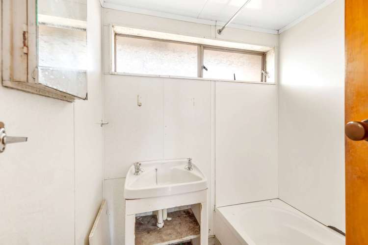 114 Tremaine Avenue Westbrook_10