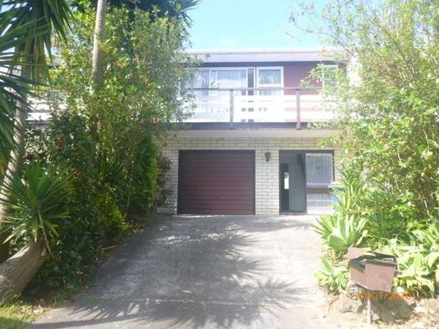 2/1b Divich Avenue Te Atatu South_1