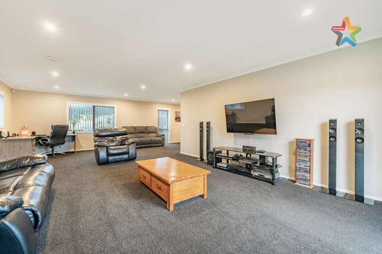 6 Jack Vaughan Grove Wainuiomata_7