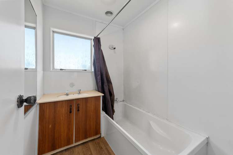 15 Bronte Place Owhata_10