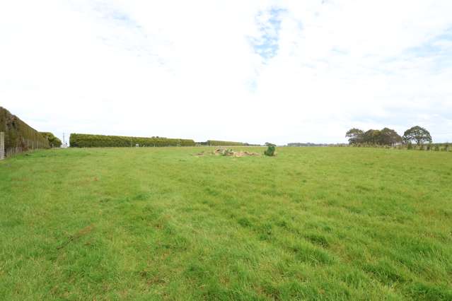 1.7 Ha Lifestyle Section With Power!