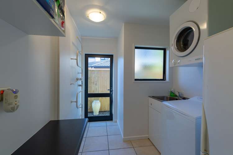 8 Di Pierri Way The Wood_21