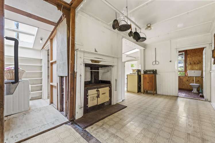 3 Slant Street Careys Bay_18