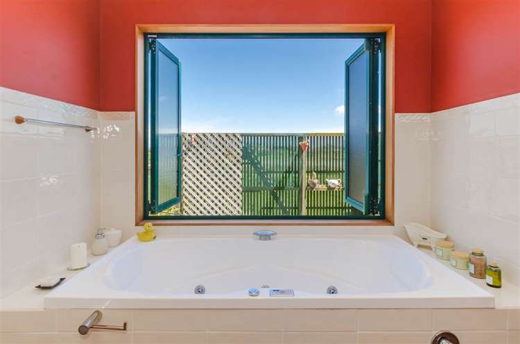 160 Milne Drive Paraparaumu_11