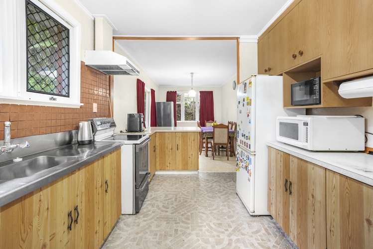 10 Sheehy Grove Wainuiomata_12