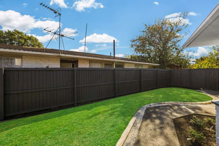 2/19 De Bloge Place Burwood_9