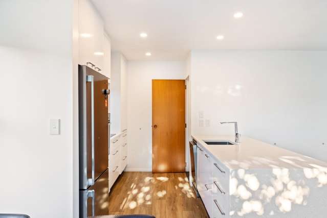 2/1 Winchester Street Merivale_3