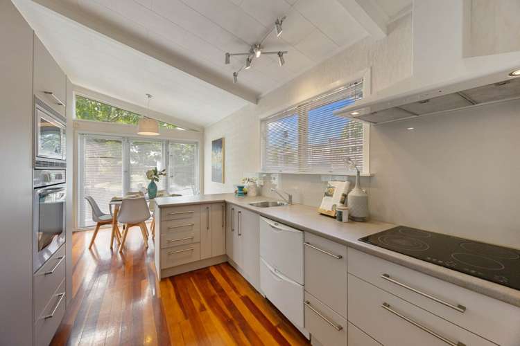 8 Bellamy Place Blockhouse Bay_9