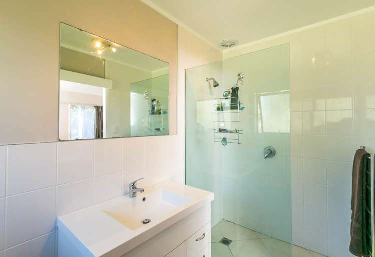 13 Matuhi Rise Henderson_7