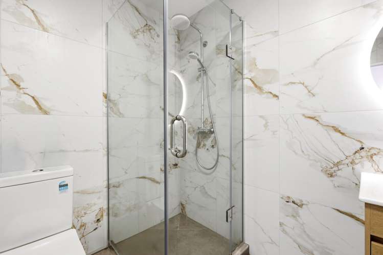 8/35 Centreway Road Orewa_9