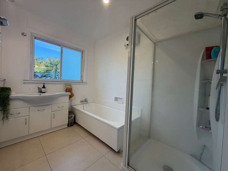 82 Chester Road Tawa_9