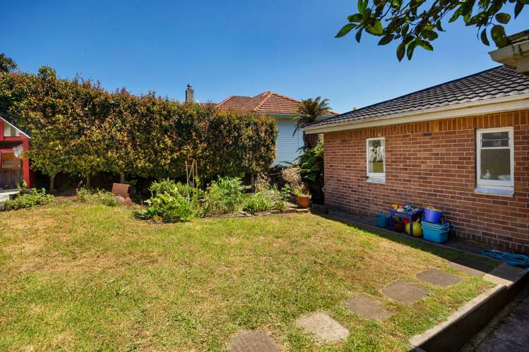 1048 New North Road Mount Albert_11