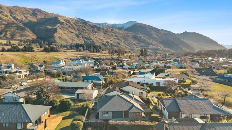 11B Little Oak Common Wanaka_22
