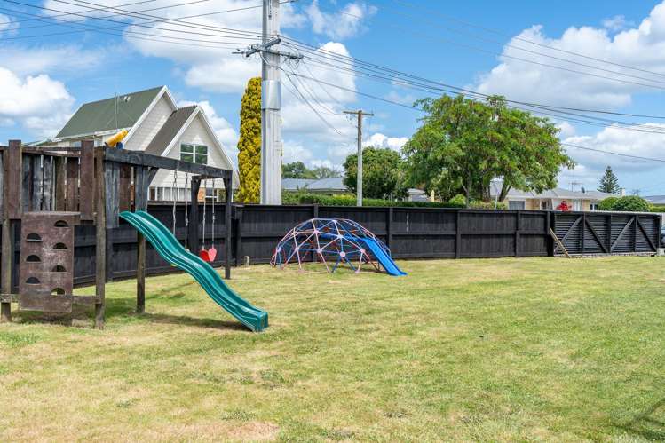 21 Jeanette Street Glenview_17