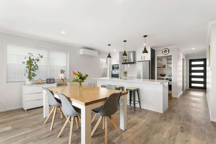 27 Te Hou Hou Crescent Papamoa Beach_11