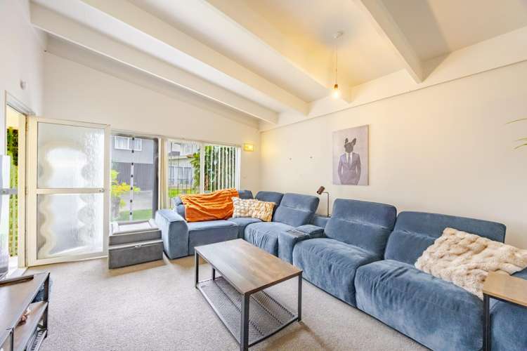 2/51A Avenue Road Greenmeadows_1