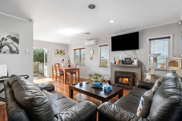 1/1 Gloria Avenue Te Atatu Peninsula_1