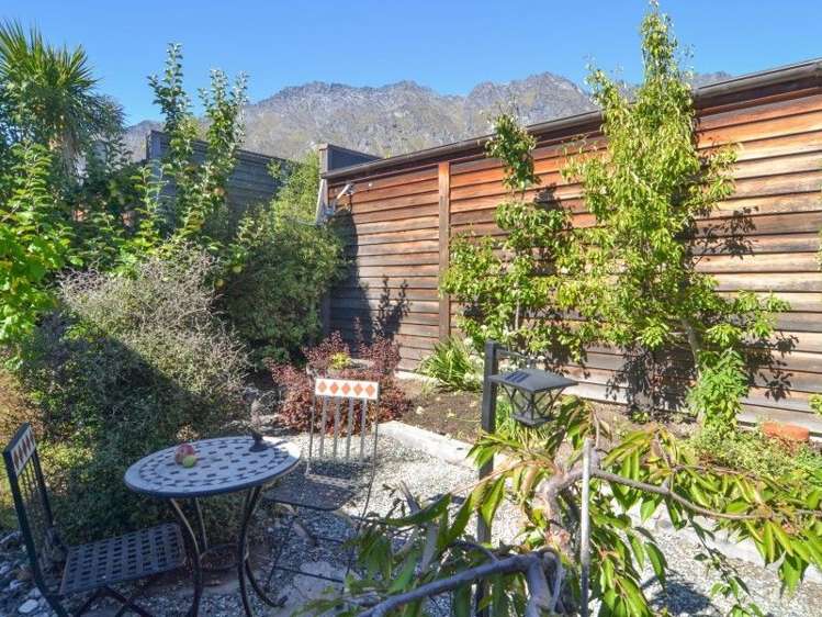 7 Reading Court Jacks Point_16