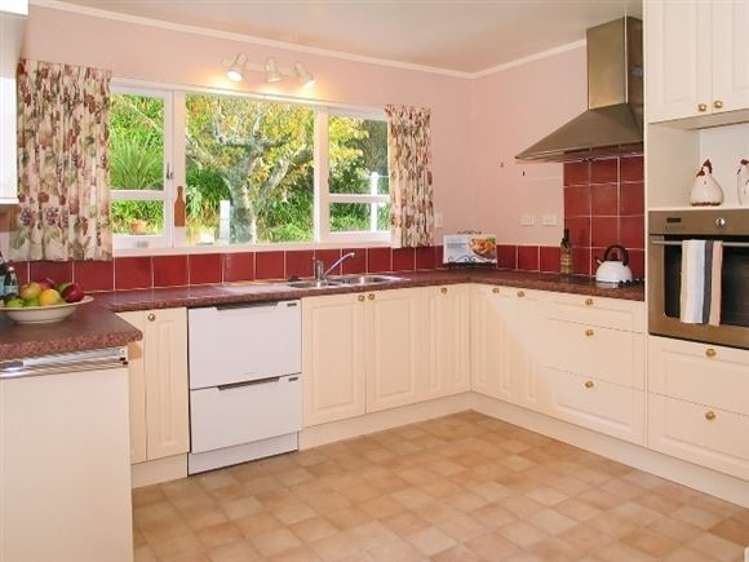 6 Saint Hildas Glade Tawa_5