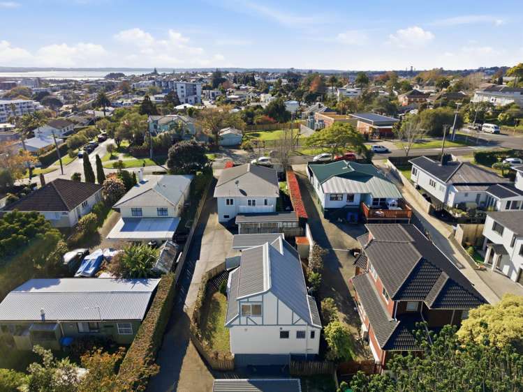2/8 Chalmers Street Avondale_18