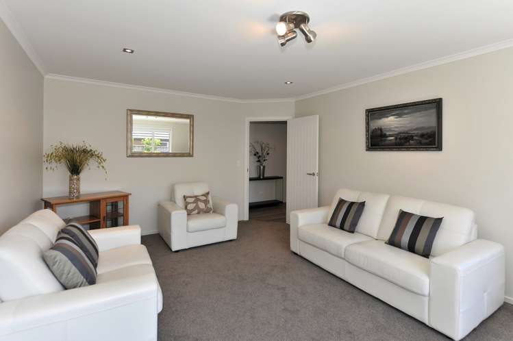 86 Washbourn Drive Richmond_11