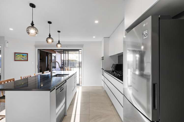 32 Atlantic Drive Fitzherbert_13