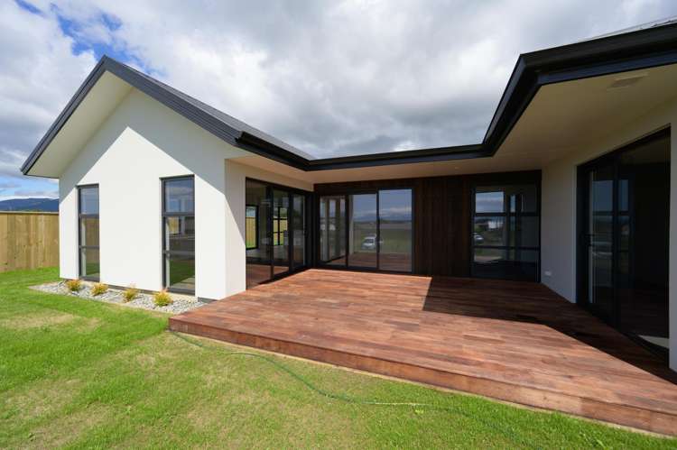 8 Paton Road Richmond_23