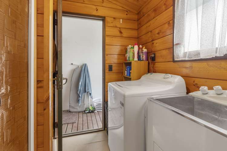 3 Tasman Road Otaki Beach_9