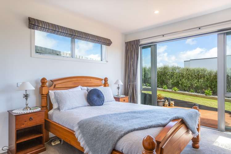 127 Endeavour Drive Whitby_11