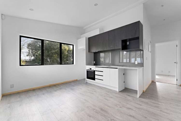 7/122 Archibald Road Kelston_1