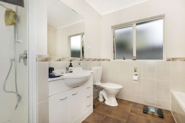 5 Greta Banks Place Wattle Downs_11