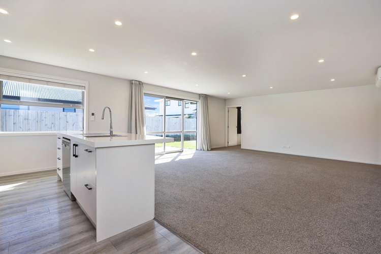 66 Kelvin Crescent Allenton_6