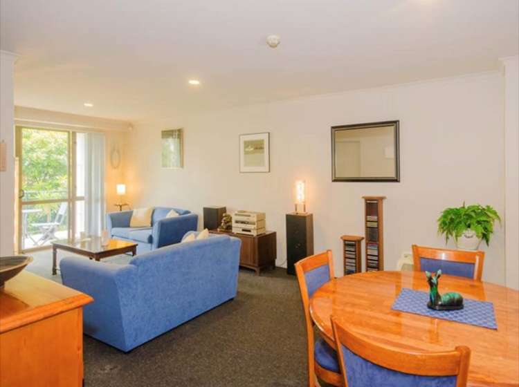 2f/1 Wadier Place Henderson_5