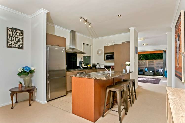 4 Greenbough Lane Greenhithe_0