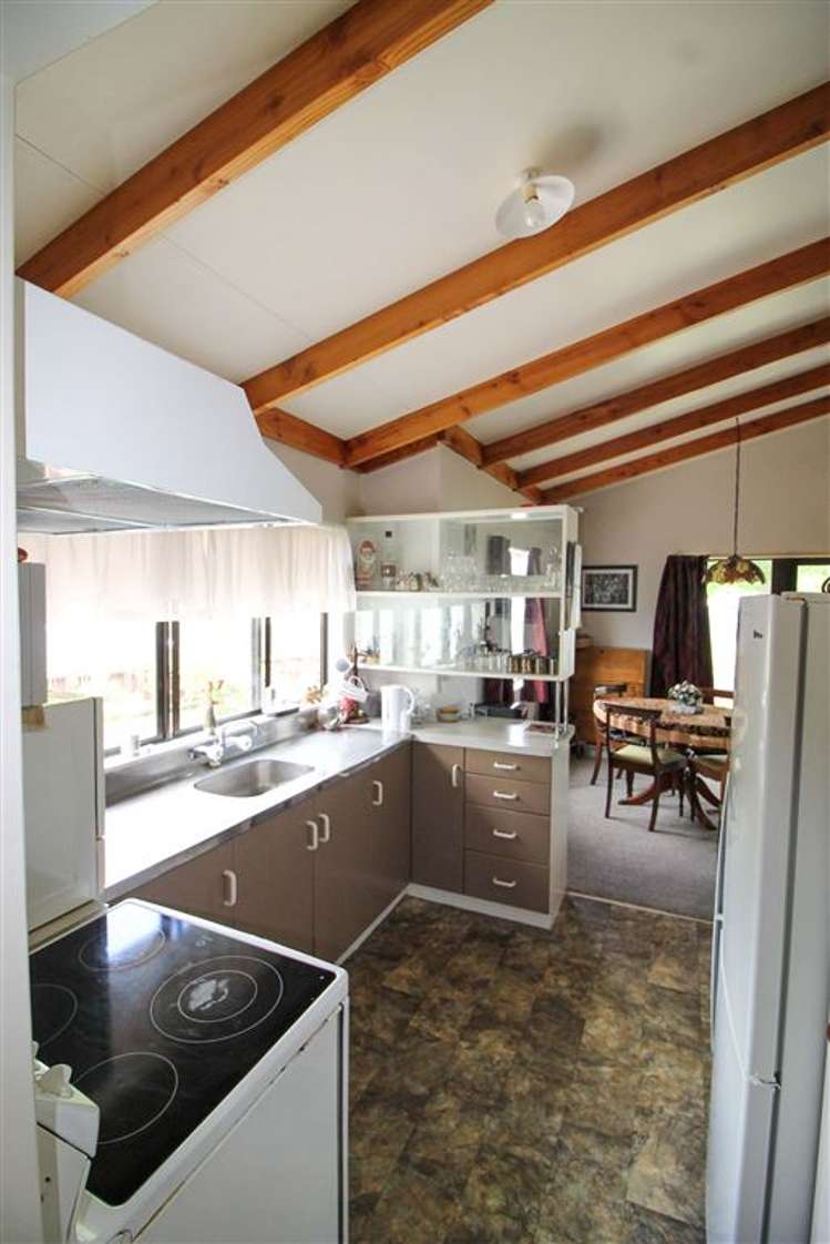 8 Russell Avenue Te Aroha_4