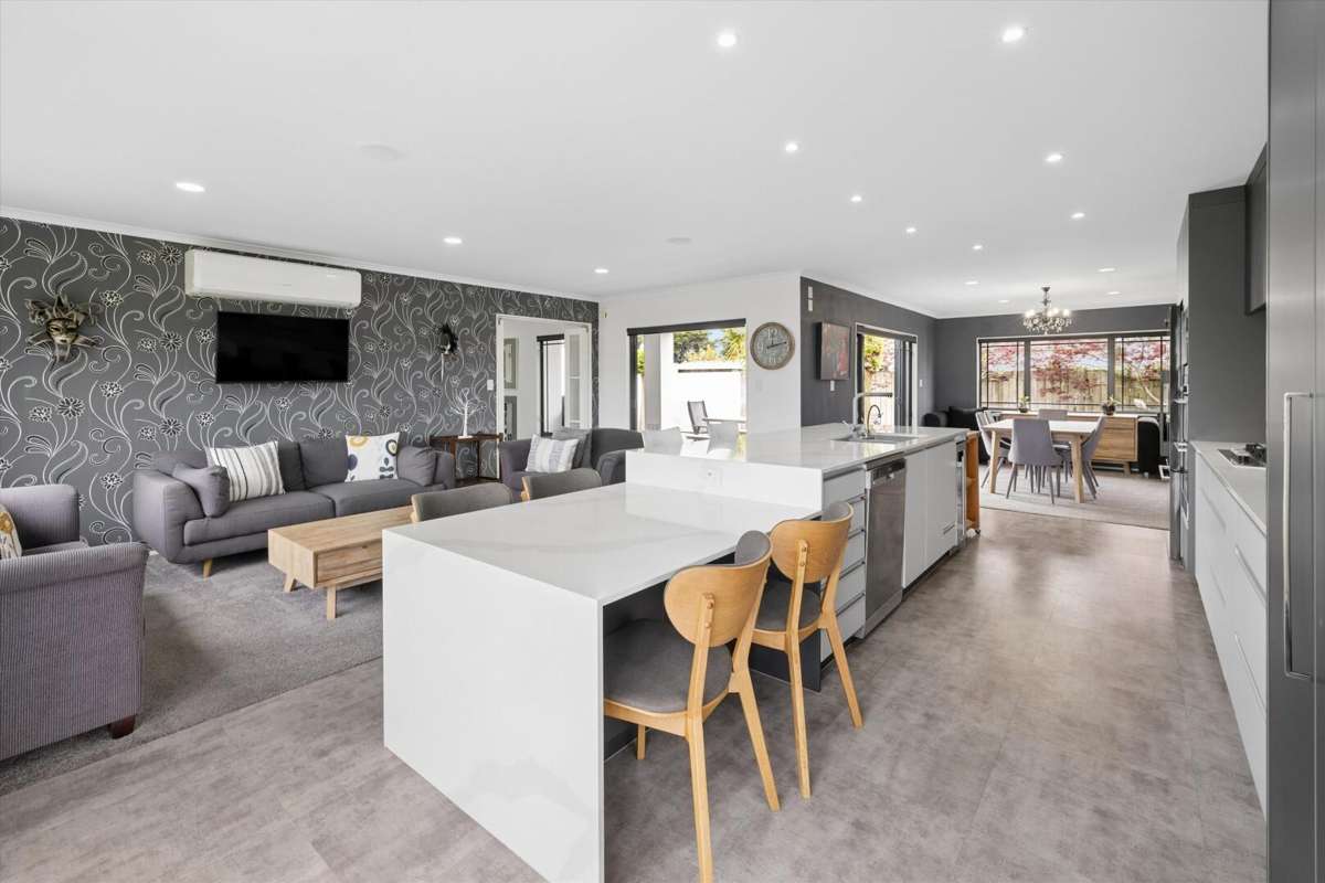 76 Palm Beach Boulevard_1