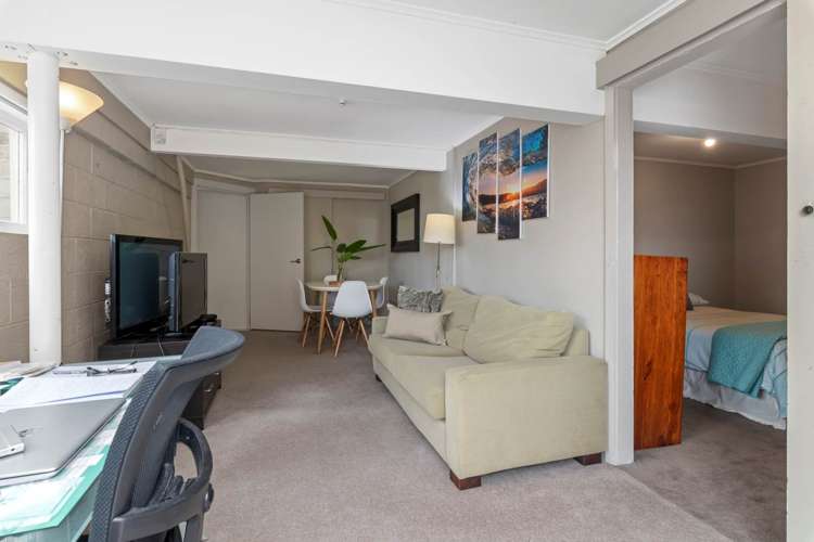 14 Bradbury Road Botany Downs_13