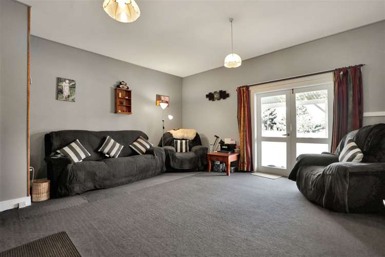 17 Wilkinsons Road Chertsey_6