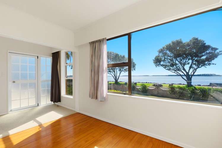 99 Beach Road Otumoetai_9