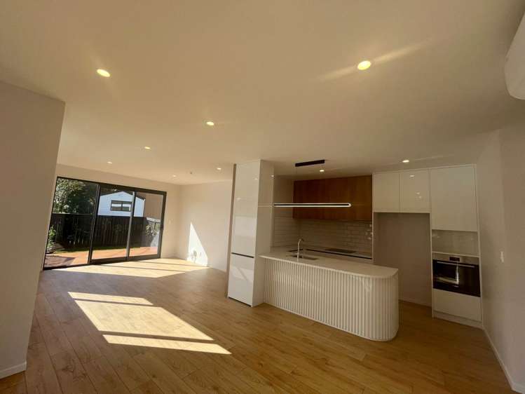 44C Sylvan Crescent Te Atatu South_7