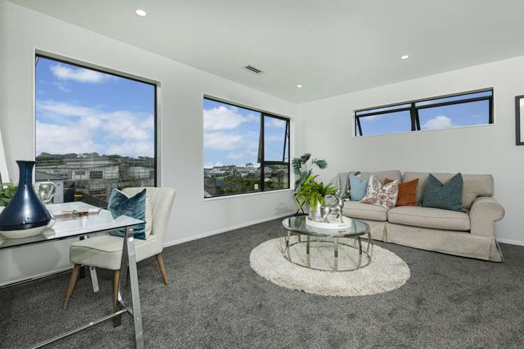 8 Canoe Lane Riverhead_11