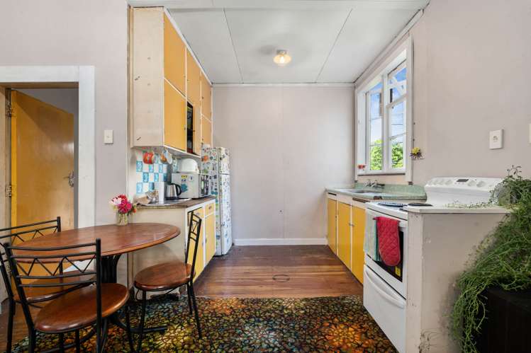 27 Tongaporutu Road Ohura_6