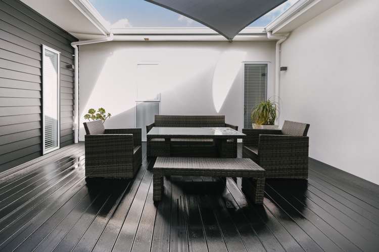 10 Monaco Grove Fitzherbert_28